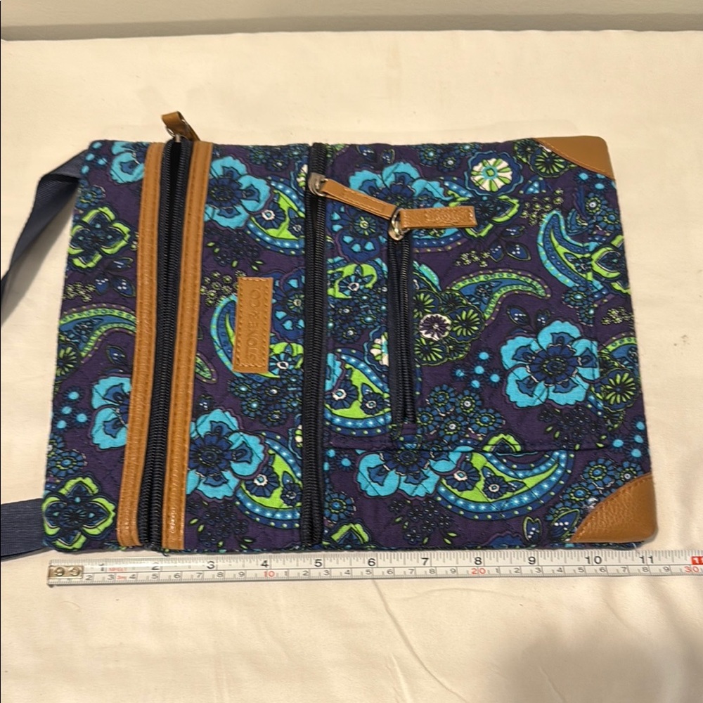 Stone & Co. Adjustable Strap Crossbody Bag - Picture 9 of 10